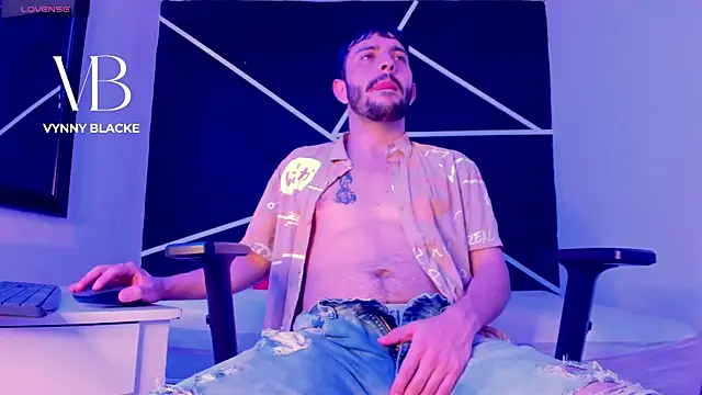 Snapshot of VynnyBlacke_ chatting on February 2026 04:05:02 AM VynnyBlacke online show from February 2026 04:05:02 AM