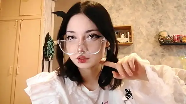 Snapshot of Beeping_Creature chatting on October 2025 06:30:01 AM Beeping Creature online show from October 2025 06:30:01 AM