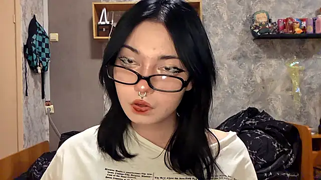 Snapshot of Beeping_Creature chatting on November 2025 03:23:02 PM Beeping Creature online show from November 2025 03:23:02 PM