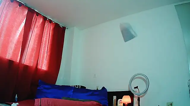 Snapshot of MissAsly chatting on November 2025 05:34:01 PM MissAsly online show from November 2025 05:34:01 PM