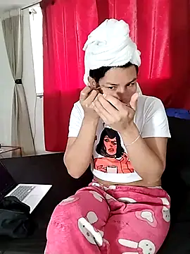 Snapshot of MissAsly chatting on January 2026 11:45:02 AM MissAsly online show from January 2026 11:45:02 AM