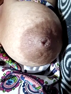 Hotmommax online show from March 2026 01:12:02 AM