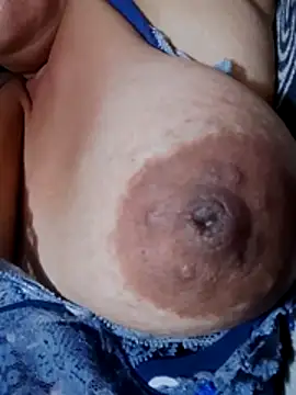 Hotmommax online show from July 2026 09:10:02 PM