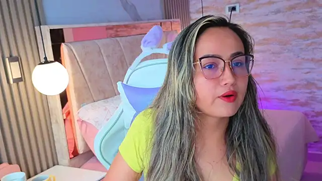 Snapshot of lila_cute1 chatting on October 2025 12:23:02 PM lila cute1 online show from October 2025 12:23:02 PM