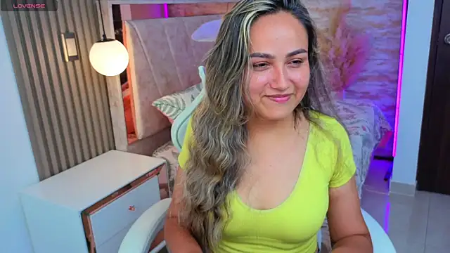 Snapshot of lila_cute1 chatting on November 2025 07:59:01 PM lila cute1 online show from November 2025 07:59:01 PM