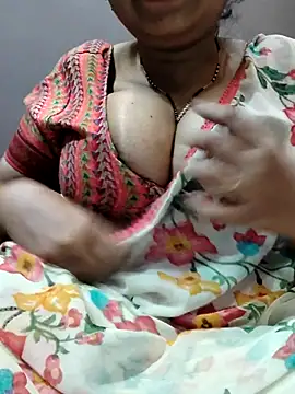 Snapshot of Hot__bhabhi_99 chatting on April 2026 04:50:02 AM Hot bhabhi 99 online show from April 2026 04:50:02 AM
