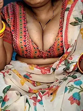 Snapshot of Hot__bhabhi_99 chatting on April 2026 04:05:02 AM Hot bhabhi 99 online show from April 2026 04:05:02 AM