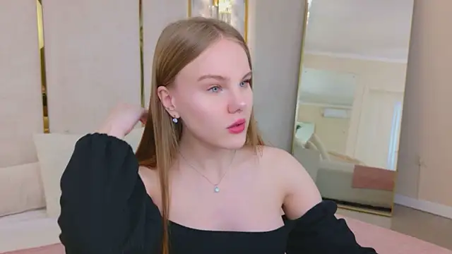 Lili Lohan online show from June 2026 05:05:02 AM