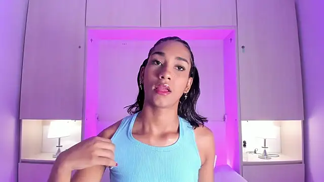 AnahiCollins online show from May 2026 12:01:01 PM