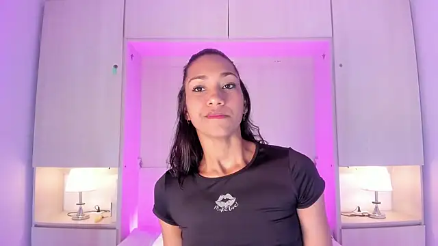 Snapshot of AnahiCollins chatting on June 2026 11:45:02 AM AnahiCollins online show from June 2026 11:45:02 AM
