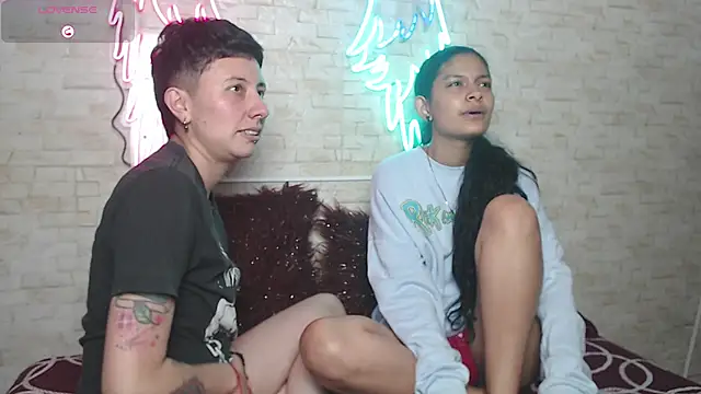 Snapshot of Gaby_and_Mei chatting on October 2025 04:51:02 AM Gaby and Mei online show from October 2025 04:51:02 AM