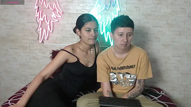 Snapshot of Gaby_and_Mei chatting on October 2025 04:10:02 AM Gaby and Mei online show from October 2025 04:10:02 AM