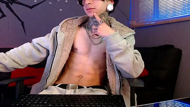 Snapshot of Kuregari_xs chatting on October 2025 03:45:01 AM Kuregari xs online show from October 2025 03:45:01 AM