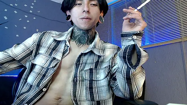 Snapshot of Kuregari_xs chatting on October 2025 03:59:01 AM Kuregari xs online show from October 2025 03:59:01 AM