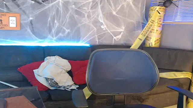 Snapshot of Kuregari_xs chatting on October 2025 04:42:01 AM Kuregari xs online show from October 2025 04:42:01 AM