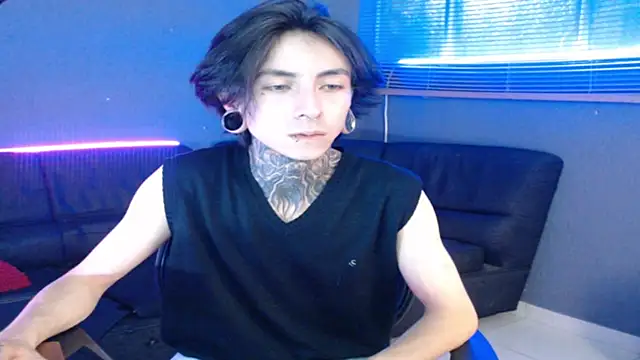 Snapshot of Kuregari_xs chatting on November 2025 04:22:02 AM Kuregari xs online show from November 2025 04:22:02 AM