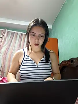 EmmaValencia  online show from November 2025 04:44:01 AM