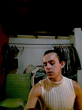 Snapshot of monroedelrey chatting on November 2025 07:49:02 PM monroedelrey online show from November 2025 07:49:02 PM