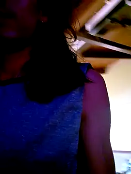 Snapshot of monroedelrey chatting on December 2025 10:04:01 PM monroedelrey online show from December 2025 10:04:01 PM