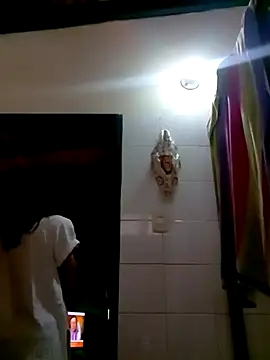 Snapshot of monroedelrey chatting on January 2026 07:37:02 PM monroedelrey online show from January 2026 07:37:02 PM