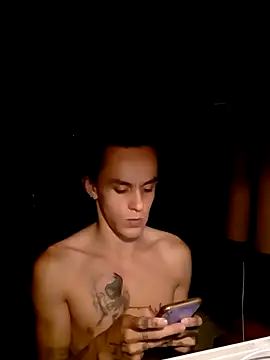 Snapshot of monroedelrey chatting on February 2026 07:05:02 AM monroedelrey online show from February 2026 07:05:02 AM