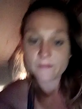 Queen2454 online show from April 2026 07:02:01 AM