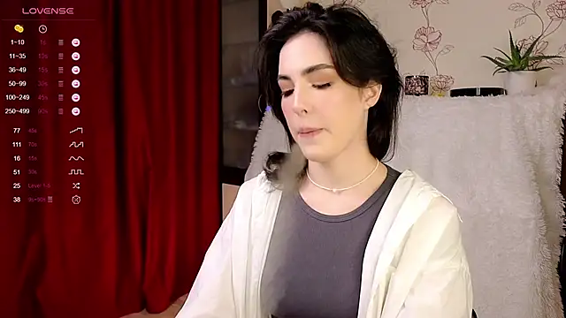 Snapshot of di_moon chatting on October 2025 04:31:01 PM di moon online show from October 2025 04:31:01 PM