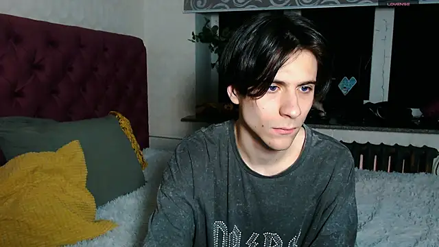 Ellis Rin online show from November 2025 05:35:02 PM