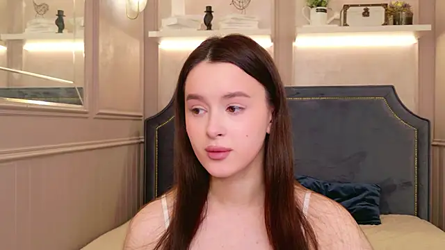 EvaSwen online show from June 2026 10:56:02 AM