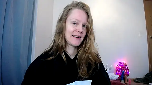 Snapshot of naughtyfox89 chatting on October 2025 04:30:02 PM naughtyfox89 online show from October 2025 04:30:02 PM