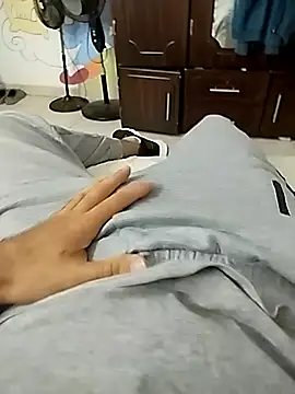 Snapshot of Valen_Squirt04 chatting on October 2025 05:10:02 PM Valen Squirt04 online show from October 2025 05:10:02 PM