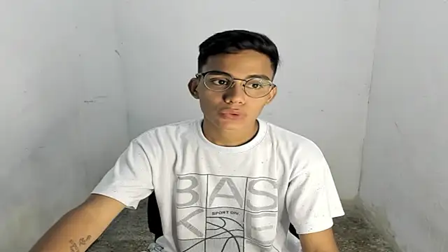 Deivi colins 23 online show from October 2025 10:18:01 PM