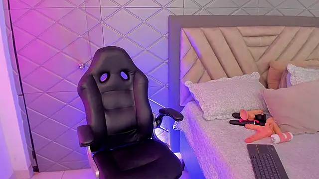 Snapshot of AriannaCooperr chatting on December 2025 05:13:01 AM AriannaCooperr online show from December 2025 05:13:01 AM