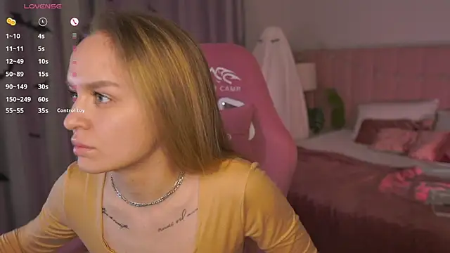 Snapshot of KathyRossi chatting on October 2025 06:36:01 AM KathyRossi online show from October 2025 06:36:01 AM