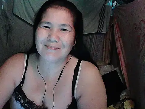 Snapshot of milagrose_rose chatting on May 2026 02:47:02 PM milagrose rose online show from May 2026 02:47:02 PM