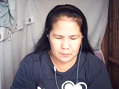 Snapshot of milagrose_rose chatting on July 2026 01:58:01 PM milagrose rose online show from July 2026 01:58:01 PM