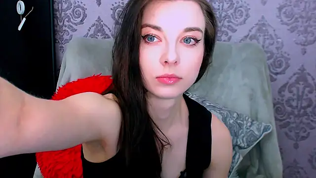 DominantLuna online show from May 2026 07:42:01 PM