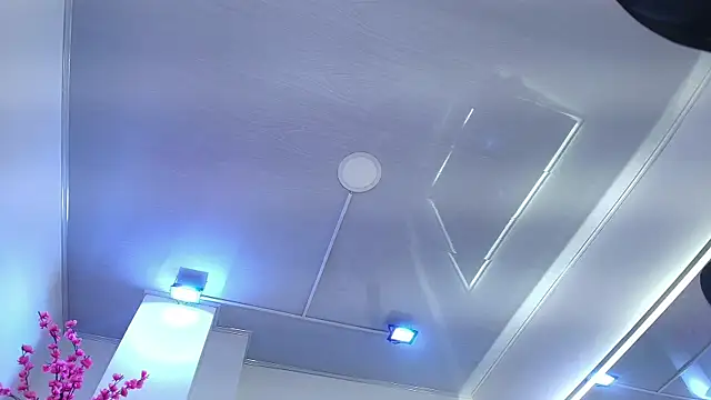 Gabriela milani online show from November 2025 06:51:01 PM