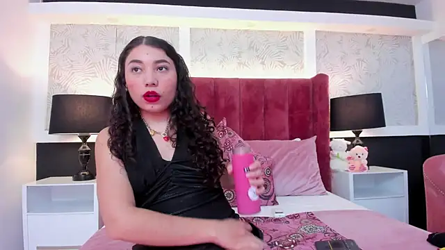 IvonnyCooper online show from October 2025 12:43:02 AM