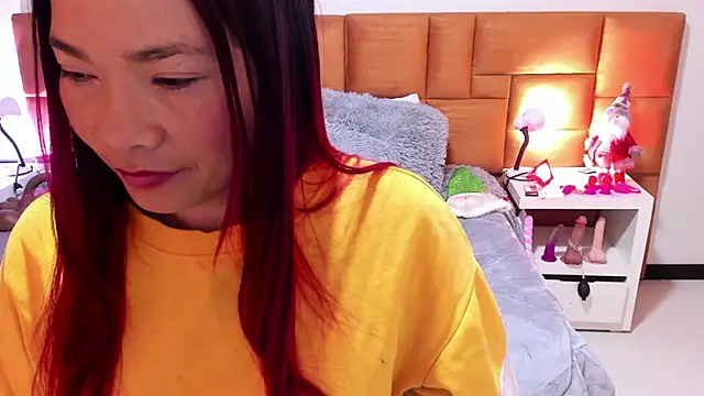 Snapshot of Mafe_Kailina chatting on December 2025 08:12:01 AM Mafe Kailina online show from December 2025 08:12:01 AM