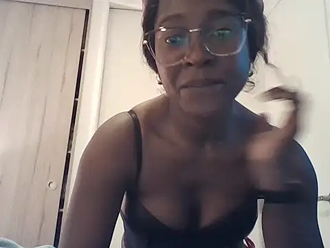 Snapshot of Bren033 chatting on September 2025 11:53:01 PM Bren033 online show from September 2025 11:53:01 PM