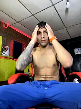 Snapshot of alessandro290 chatting on October 2025 09:54:02 PM alessandro290 online show from October 2025 09:54:02 PM