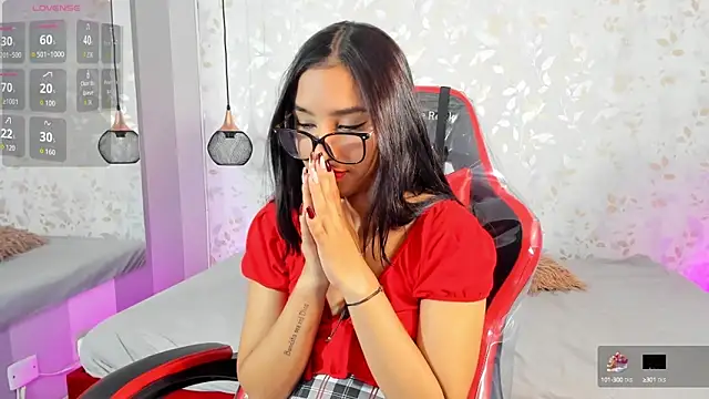 Luciaoregon online show from October 2025 01:34:01 PM