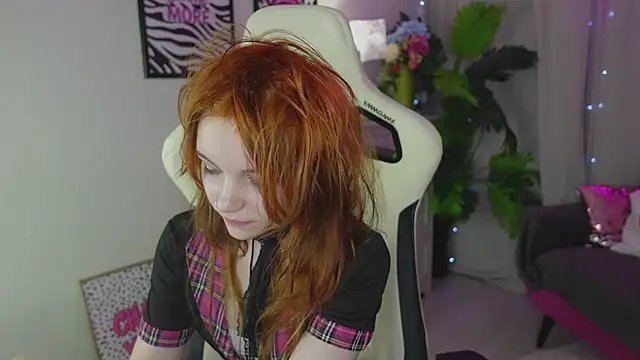 Snapshot of Staymonica chatting on February 2026 01:28:02 PM Staymonica online show from February 2026 01:28:02 PM