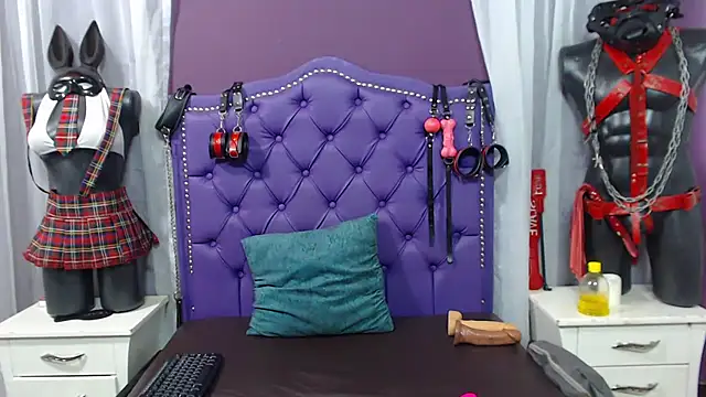 Sophie-dbs online show from November 2025 09:53:01 PM