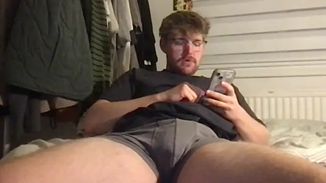 Angus80085 online show from October 2025 05:45:02 PM