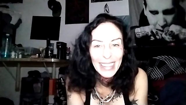 inkdhollow1 online show from October 2025 09:07:01 AM