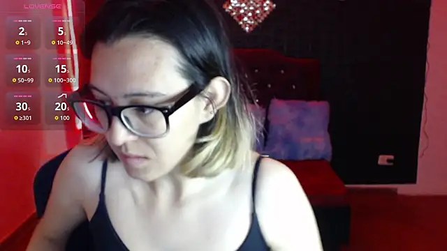 Snapshot of cristal_hills_19 chatting on February 2026 04:12:02 PM cristal hills 19 online show from February 2026 04:12:02 PM