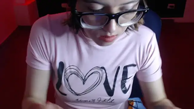 Snapshot of cristal_hills_19 chatting on February 2026 05:31:01 PM cristal hills 19 online show from February 2026 05:31:01 PM