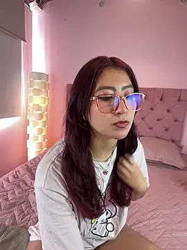 Snapshot of saramooon chatting on October 2025 01:07:01 PM saramooon online show from October 2025 01:07:01 PM